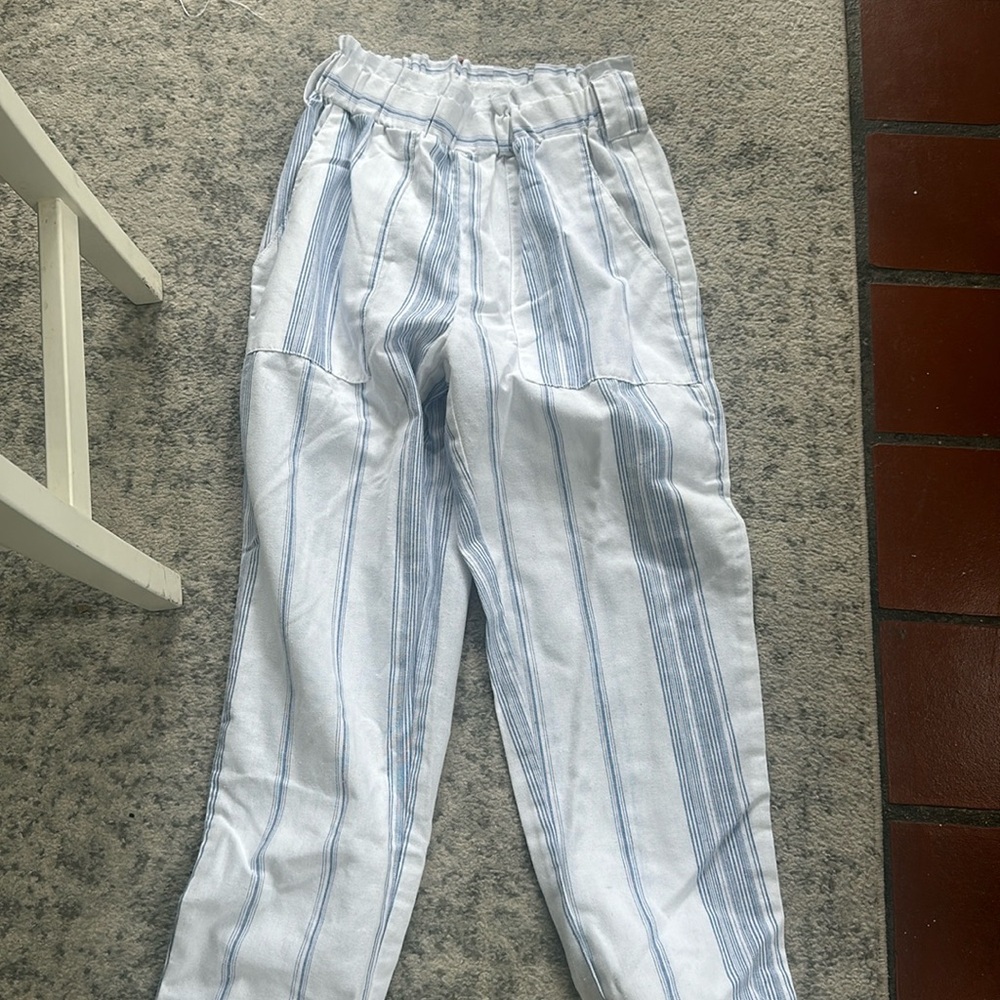 White and blue linen pants